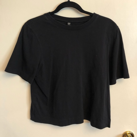 Uniqlo tshirt bundle - Picture 1 of 2